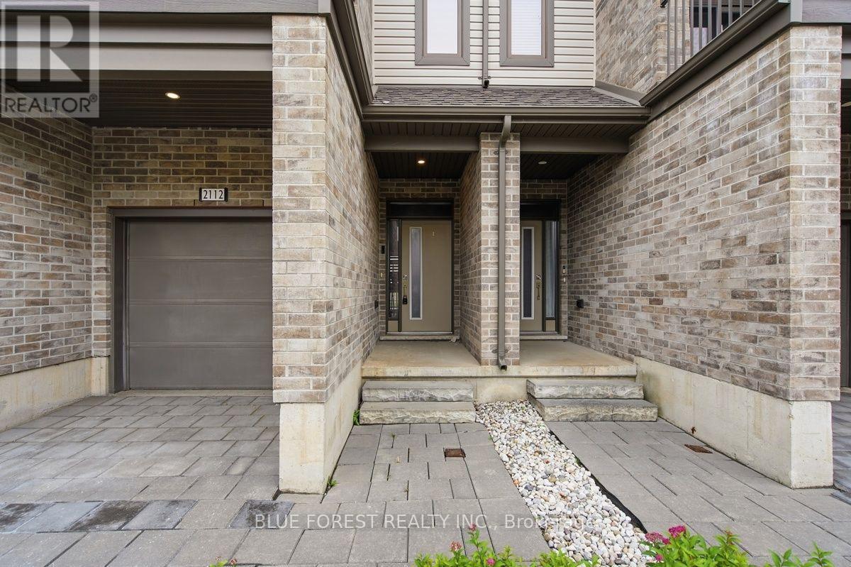 2112 MEADOWGATE BOULEVARD, London South, Ontario
