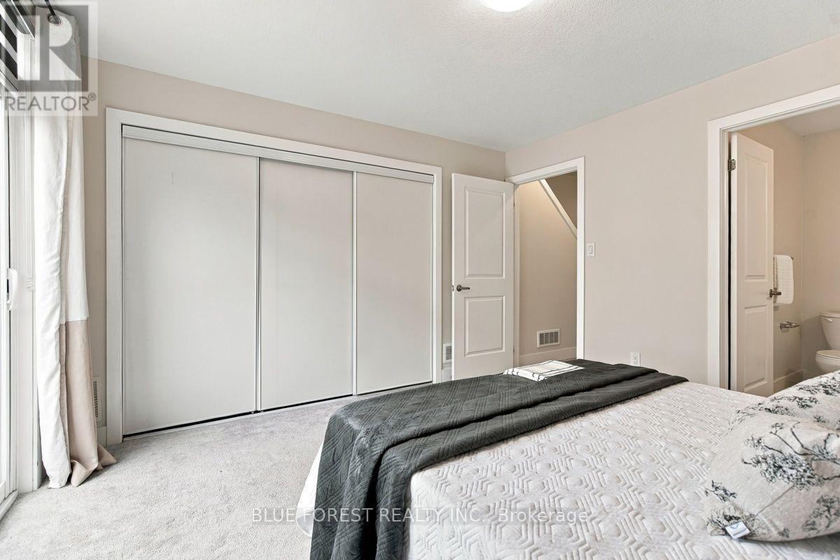 2112 Meadowgate Boulevard, London South, Ontario  N6M 0H5 - Photo 7 - X13854072