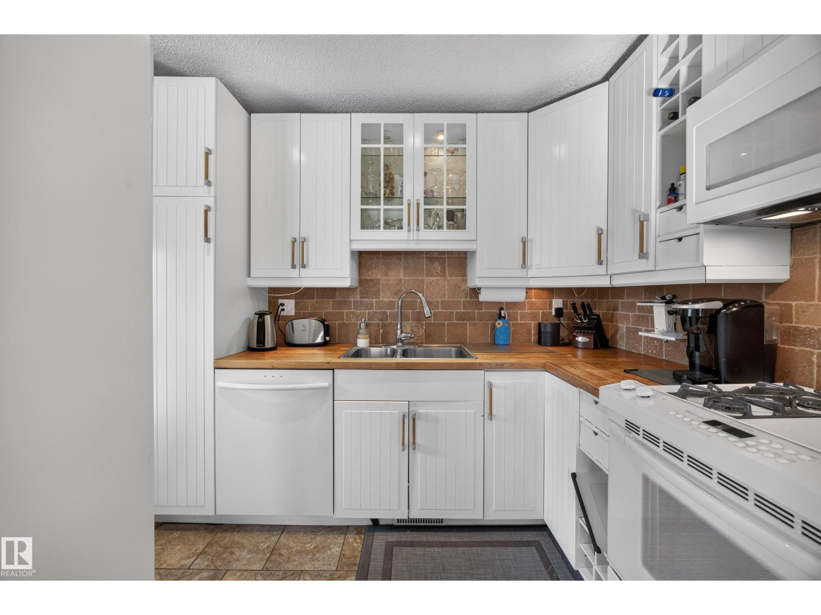 51 CHUNGO DR
