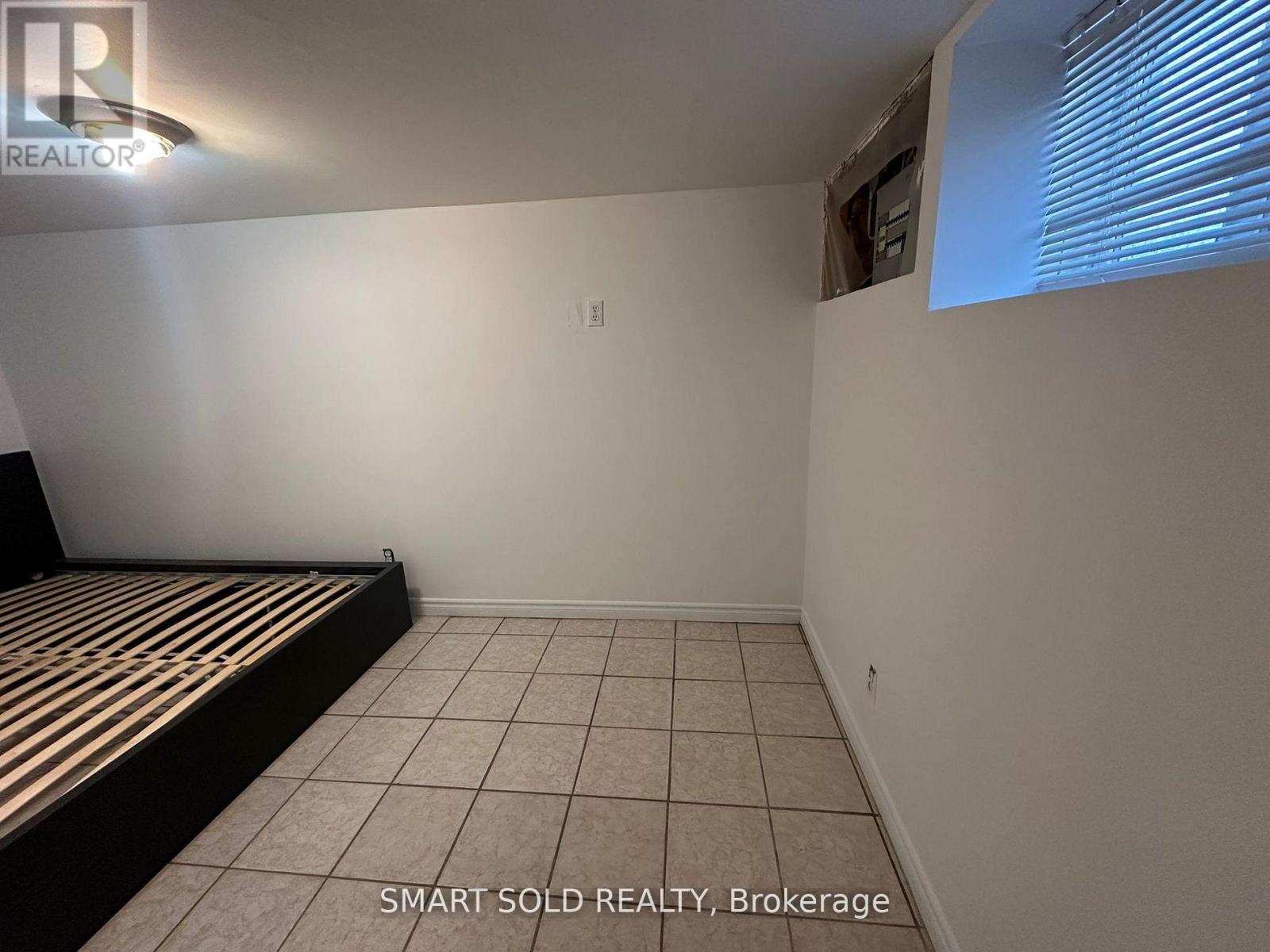 41 Maybourne (Basement) Avenue, Toronto (Clairlea-Birchmount), Ontario  M1L 2V7 - Photo 3 - E13853932