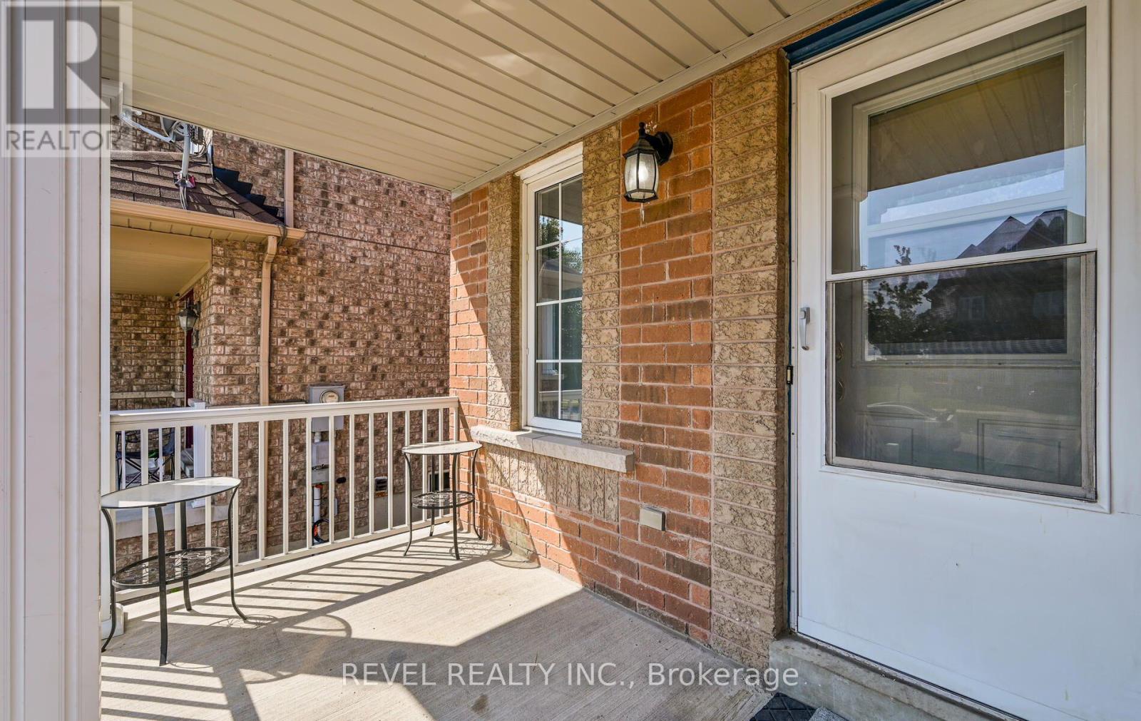 91 Oceanpearl Crescent, Whitby, Ontario  L1N 0C6 - Photo 2 - E13853938
