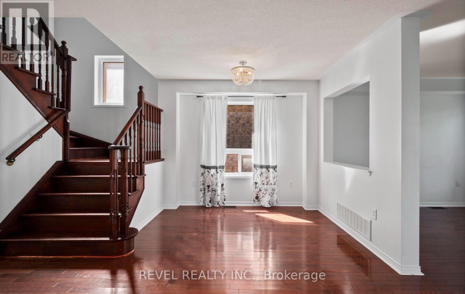 91 Oceanpearl Crescent, Whitby, Ontario  L1N 0C6 - Photo 5 - E13853938