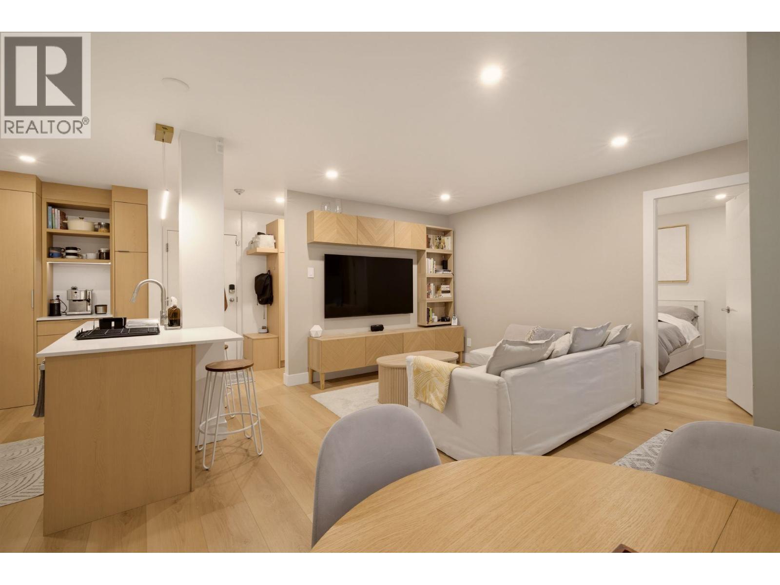 204 1345 COMOX STREET, vancouver, British Columbia