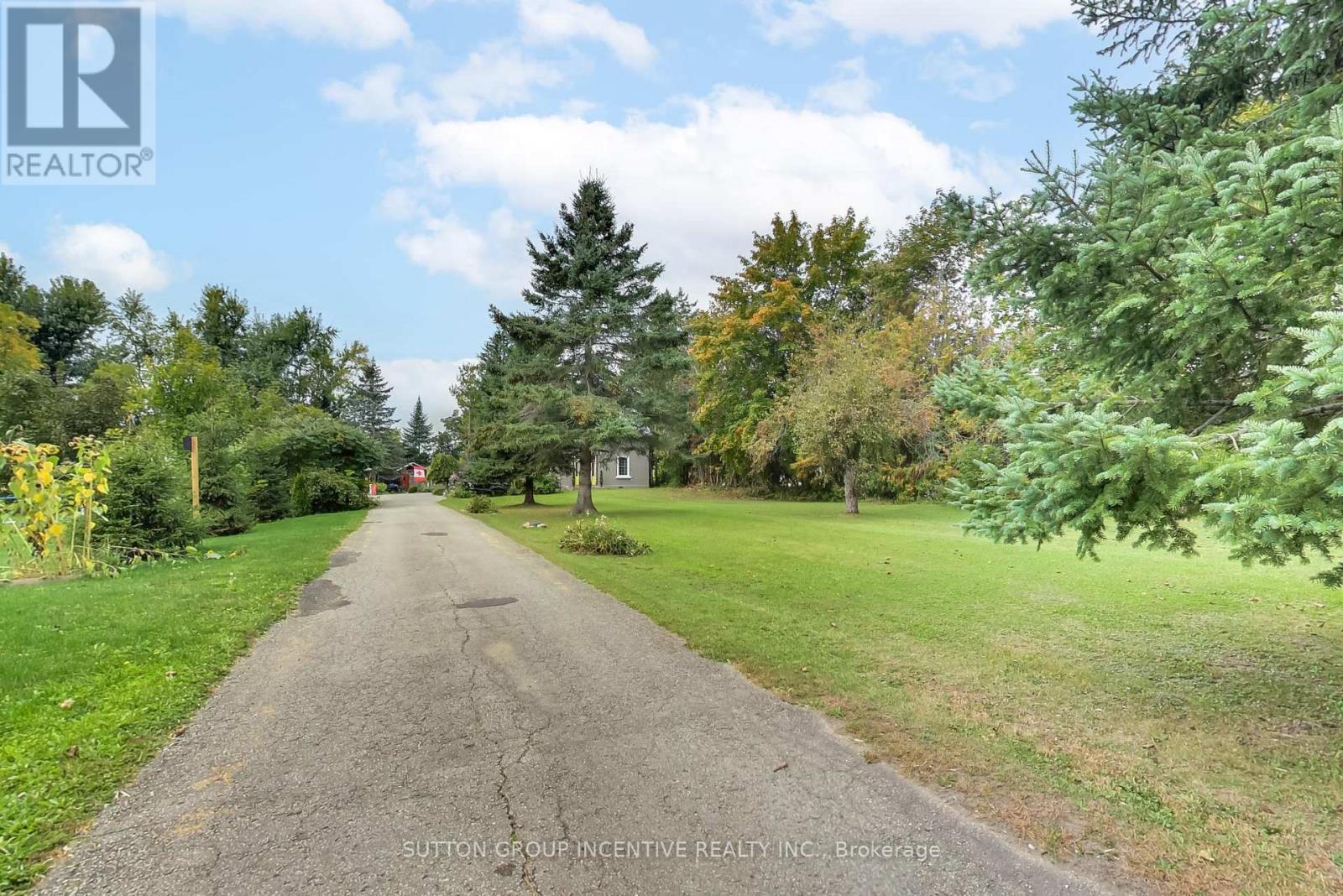 1724 Penetanguishe Road, Springwater, Ontario  L9X 1Z4 - Photo 2 - S13853926