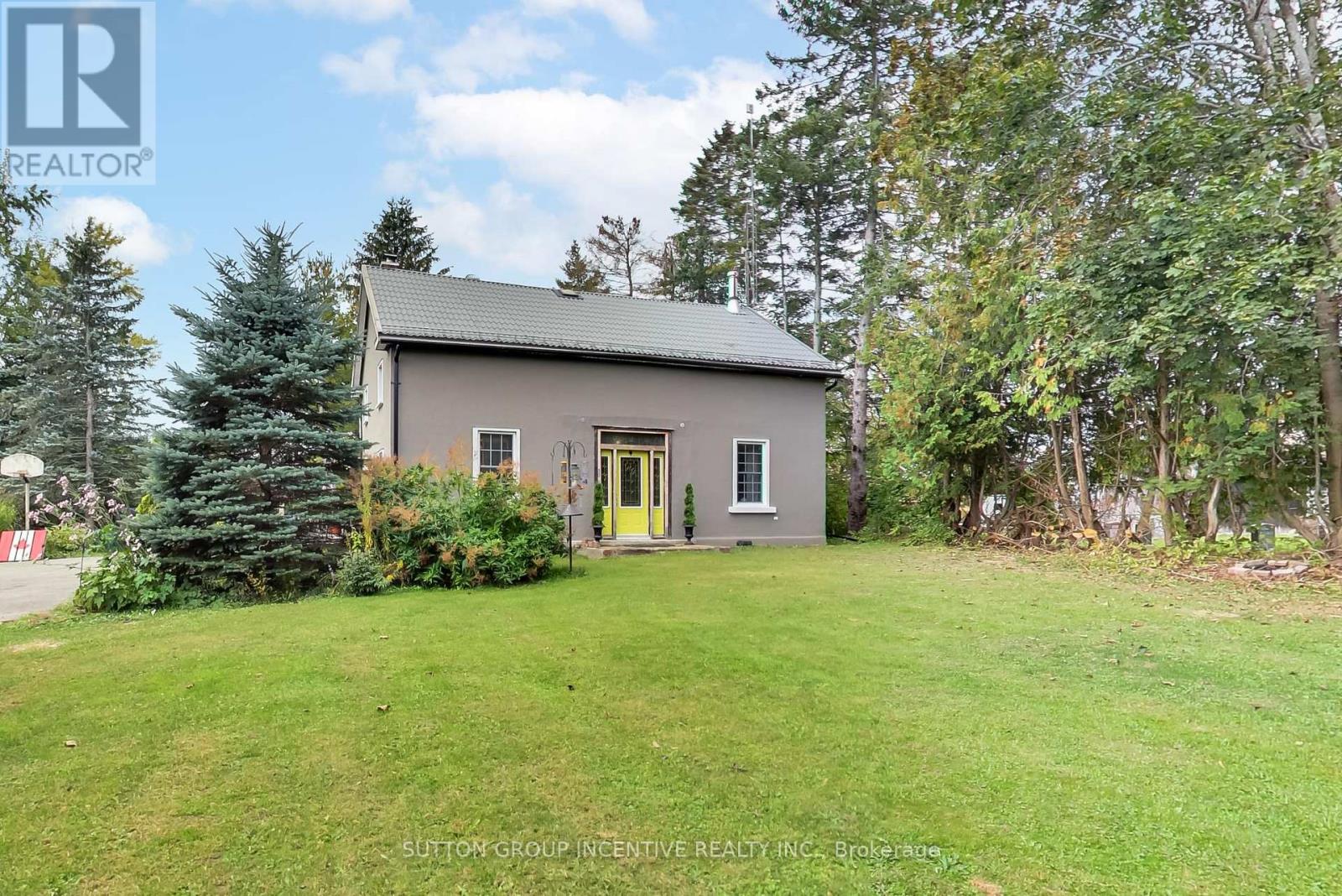 1724 Penetanguishe Road, Springwater, Ontario  L9X 1Z4 - Photo 3 - S13853926