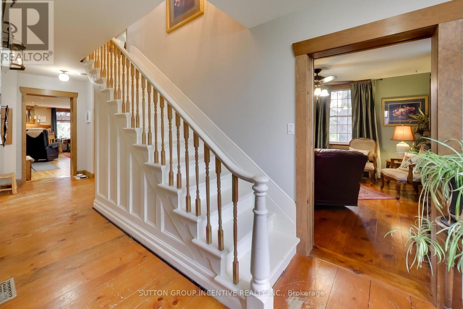 1724 Penetanguishe Road, Springwater, Ontario  L9X 1Z4 - Photo 5 - S13853926