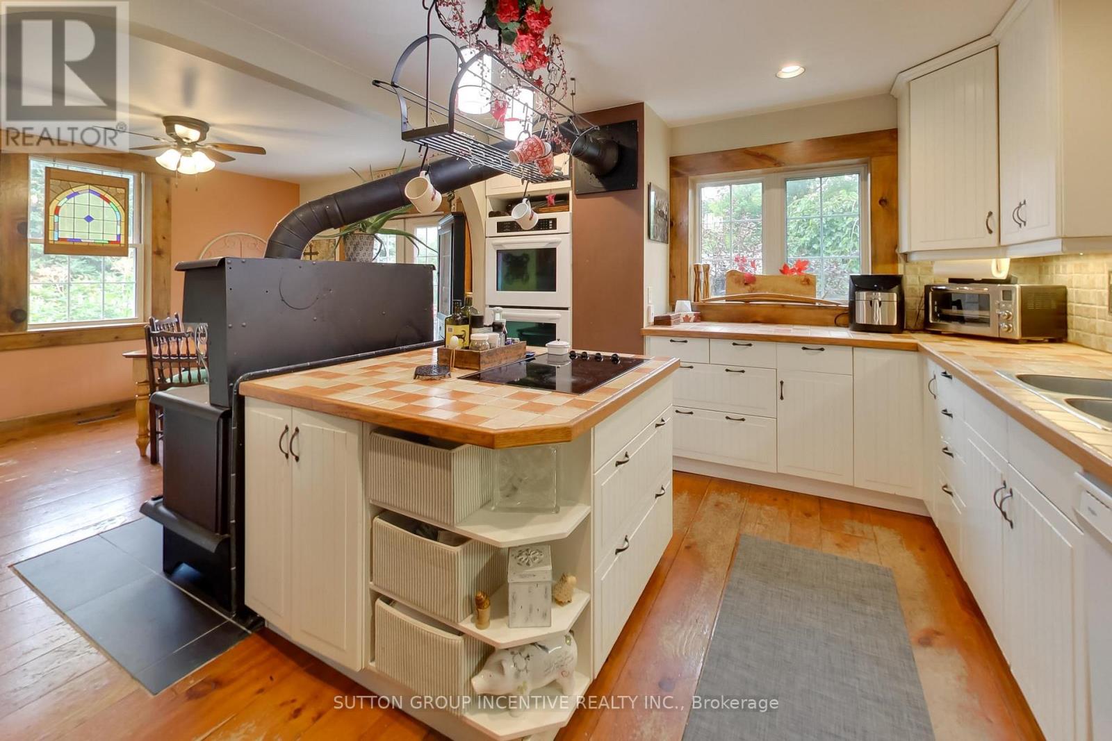 1724 Penetanguishe Road, Springwater, Ontario  L9X 1Z4 - Photo 6 - S13853926