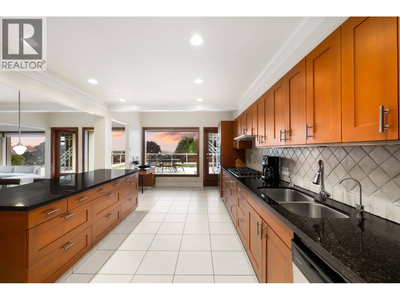 1035 King Georges Way, West Vancouver, British Columbia  V7S 1S6 - Photo 12 - R3171689