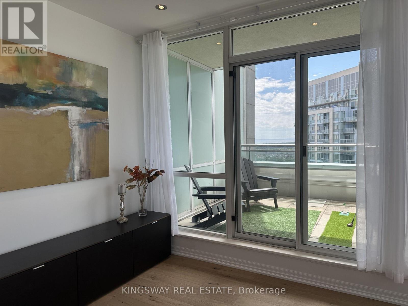 3404 - 220 Burnhamthorpe Road W, Mississauga, Ontario  L5B 4N4 - Photo 6 - W13853992