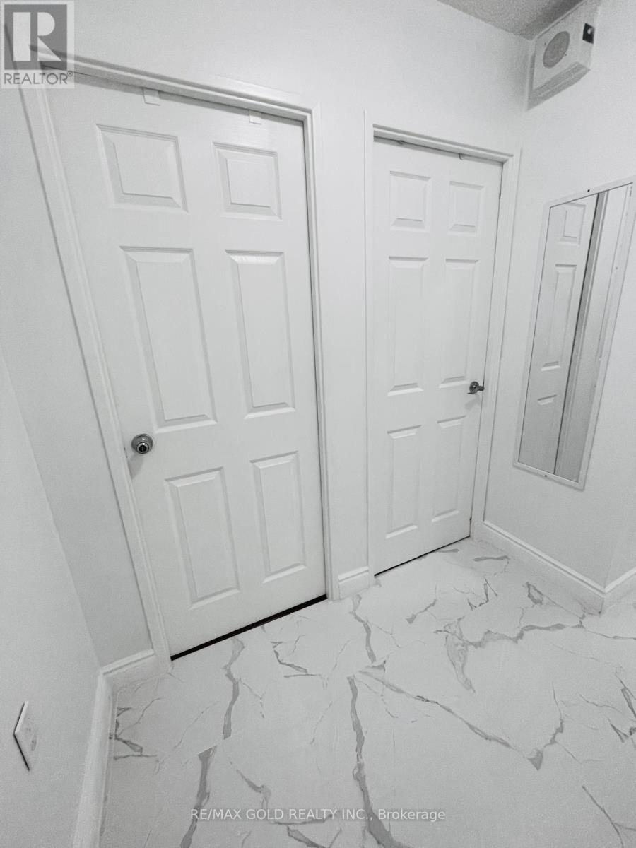 1611 - 390 Dixon Road, Toronto, Ontario  M9R 1T4 - Photo 10 - W13853998