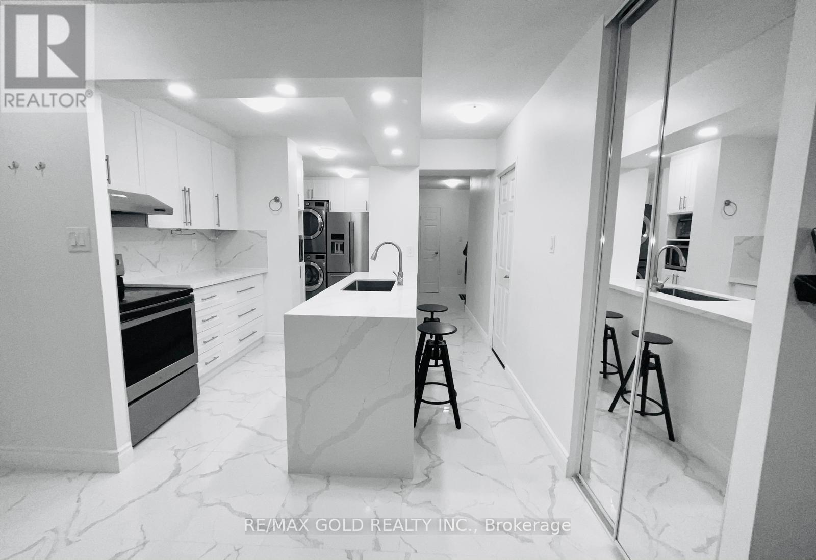 1611 - 390 Dixon Road, Toronto, Ontario  M9R 1T4 - Photo 5 - W13853998