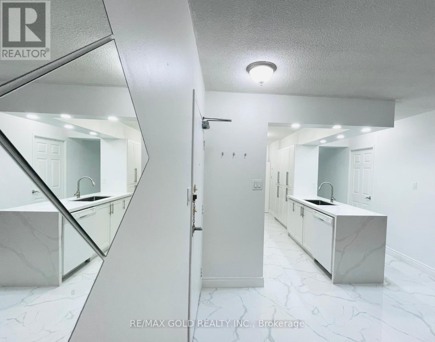 1611 - 390 Dixon Road, Toronto, Ontario  M9R 1T4 - Photo 8 - W13853998