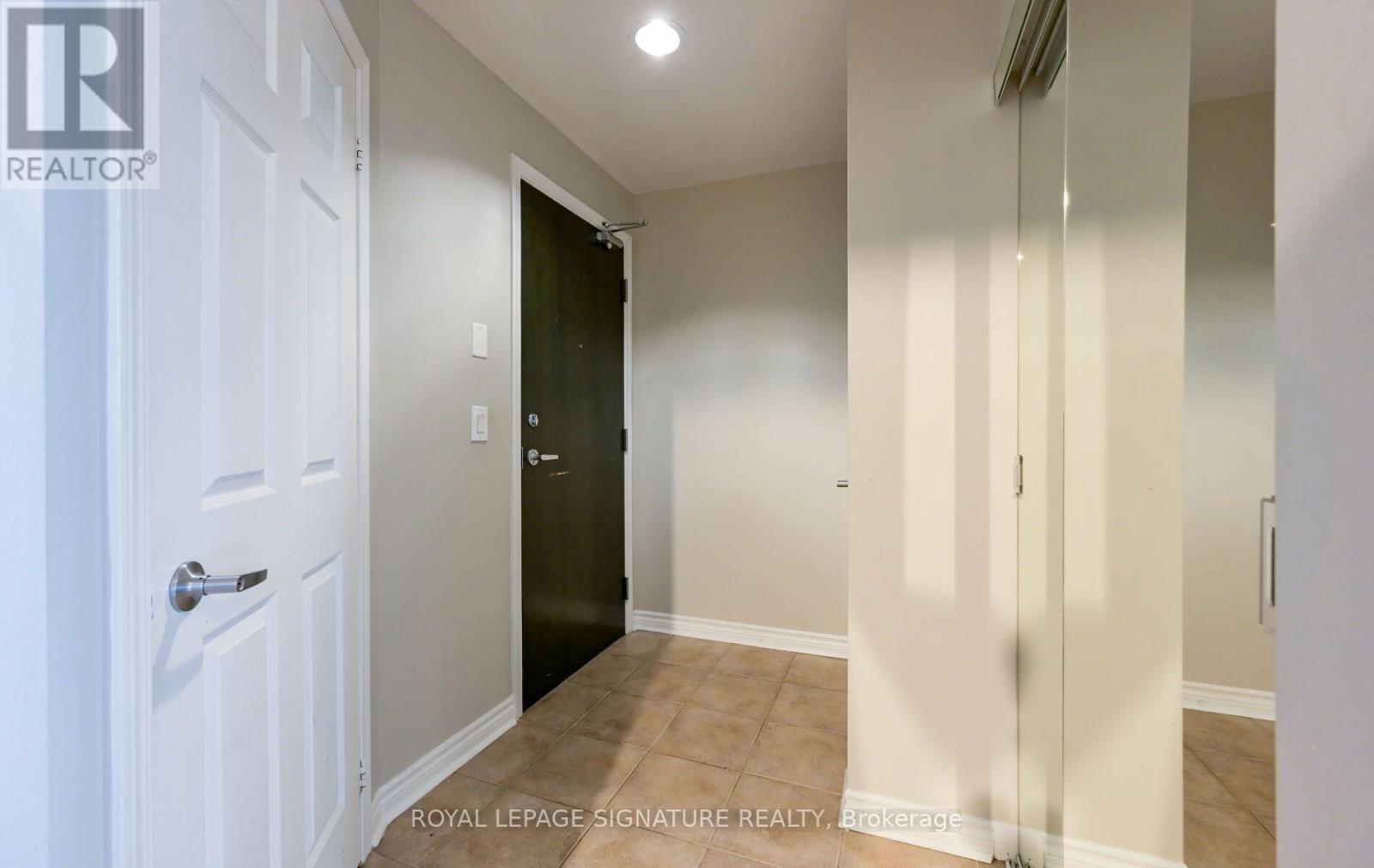 2211 - 388 Prince Of Wales Drive, Mississauga, Ontario  L5B 0A1 - Photo 14 - W13854012