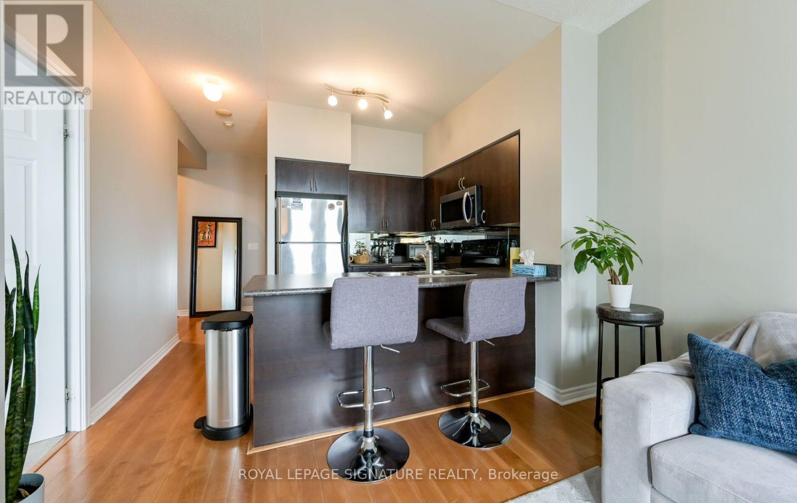 2211 - 388 PRINCE OF WALES DRIVE
