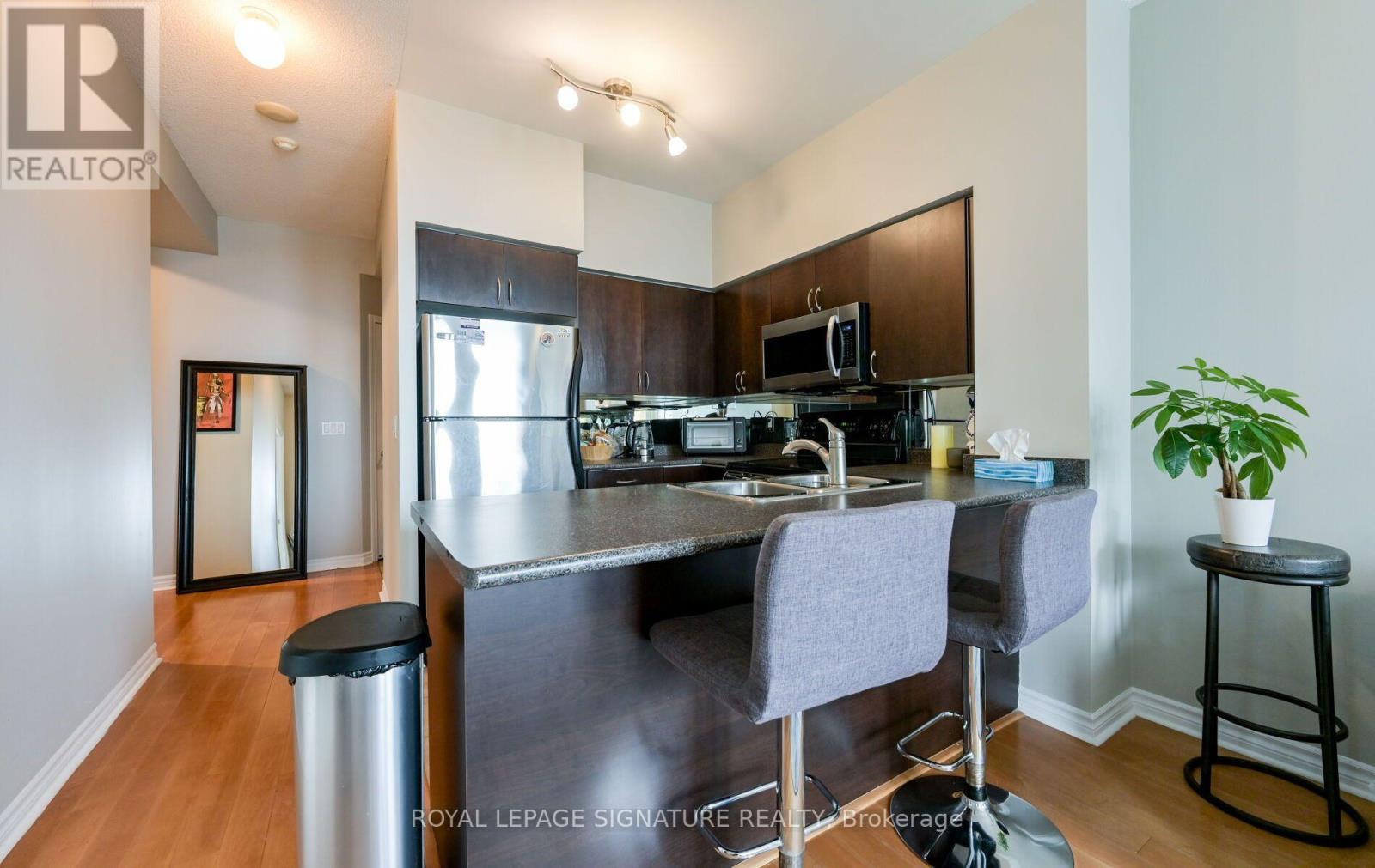 2211 - 388 Prince Of Wales Drive, Mississauga, Ontario  L5B 0A1 - Photo 20 - W13854012