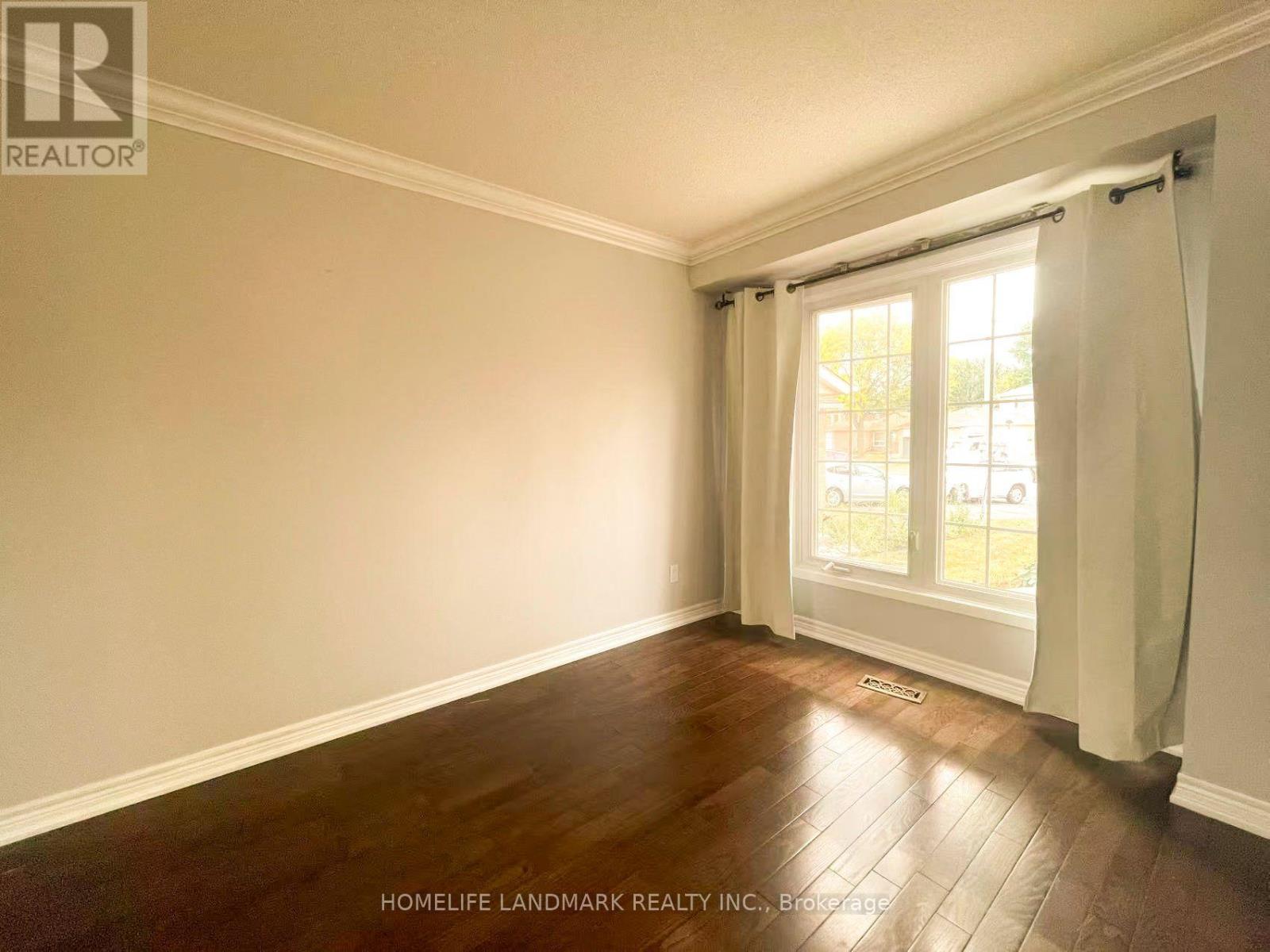 6337 Martel Court, Mississauga, Ontario  L5N 3H6 - Photo 3 - W13854040