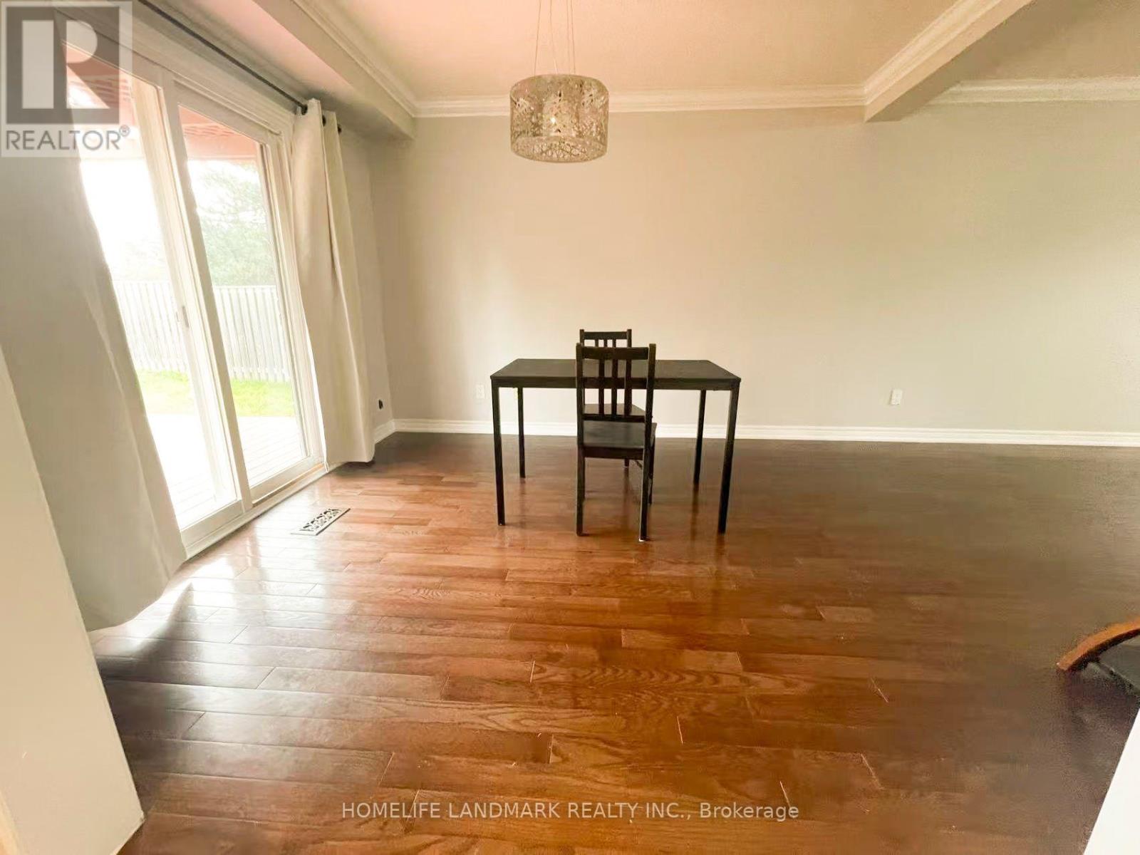 6337 Martel Court, Mississauga, Ontario  L5N 3H6 - Photo 7 - W13854040