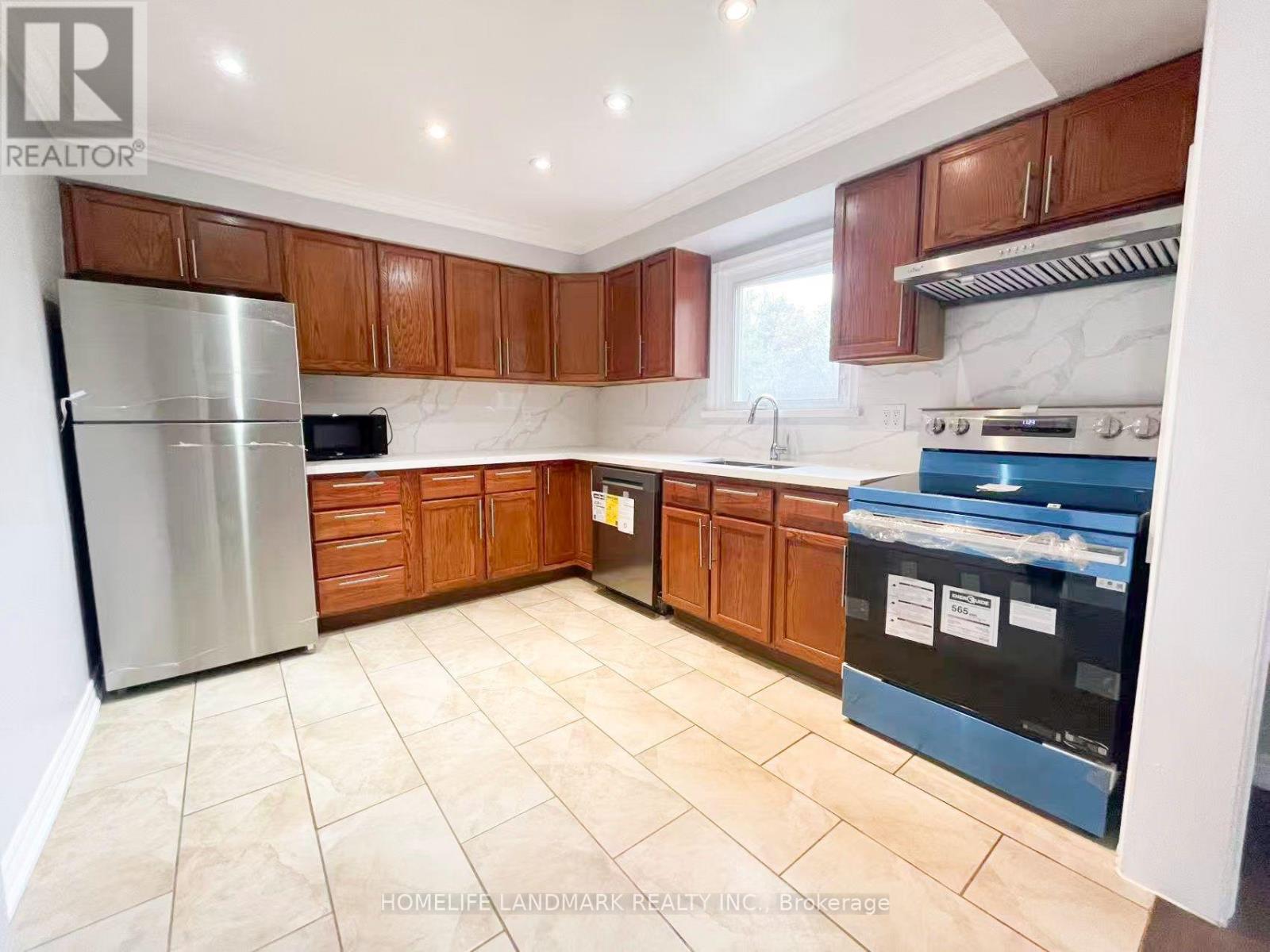 6337 Martel Court, Mississauga, Ontario  L5N 3H6 - Photo 8 - W13854040