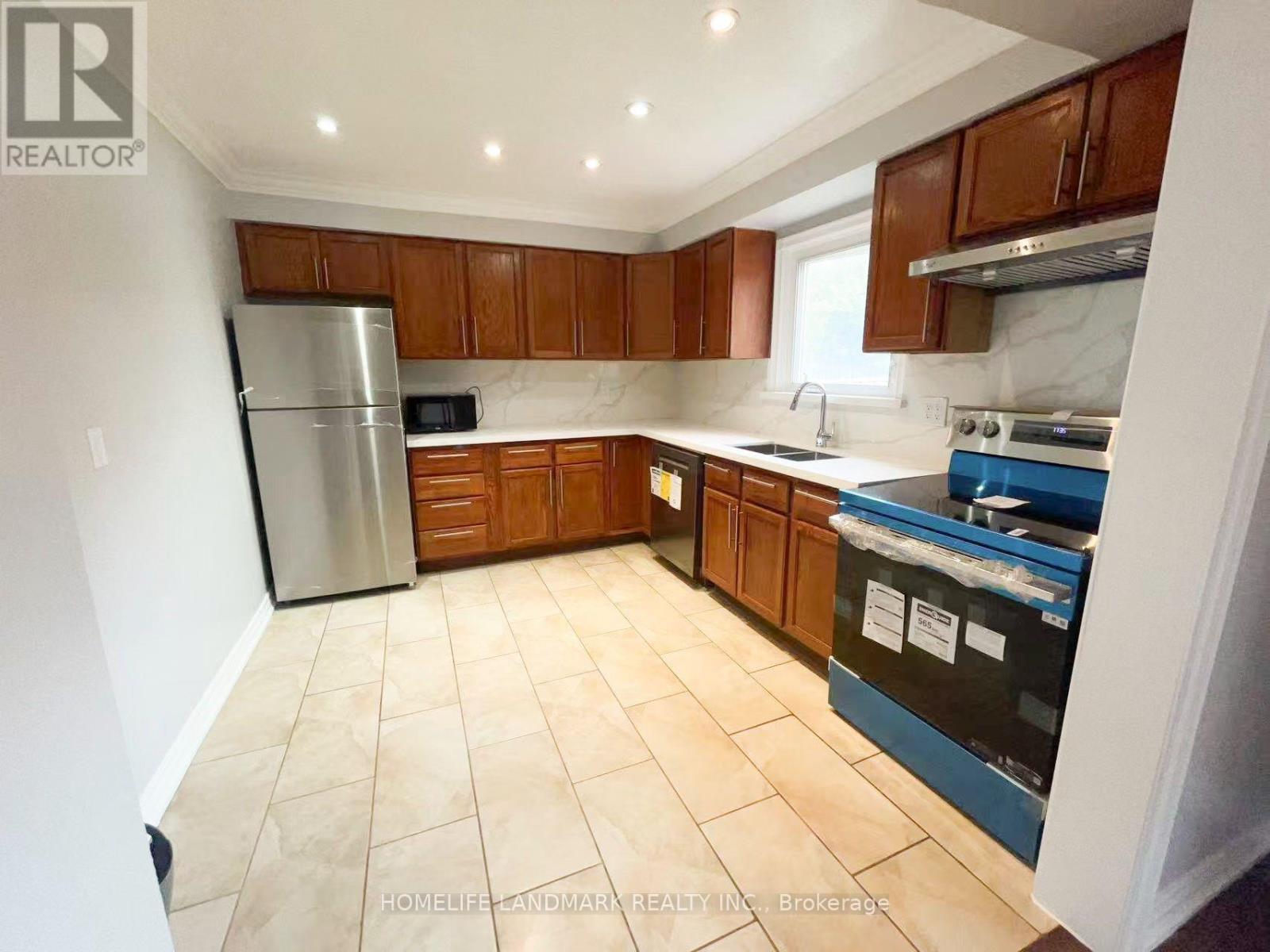 6337 Martel Court, Mississauga, Ontario  L5N 3H6 - Photo 9 - W13854040