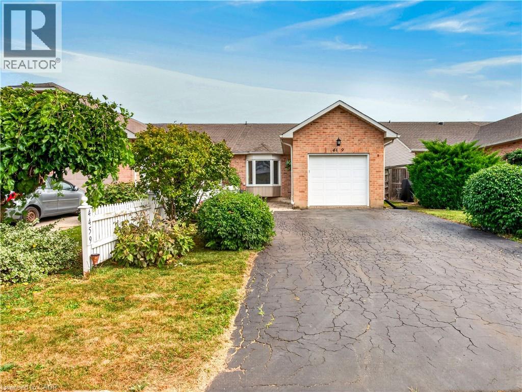 4459 Christopher Court, Beamsville, Ontario  L3J 0E1 - Photo 2 - 40868411