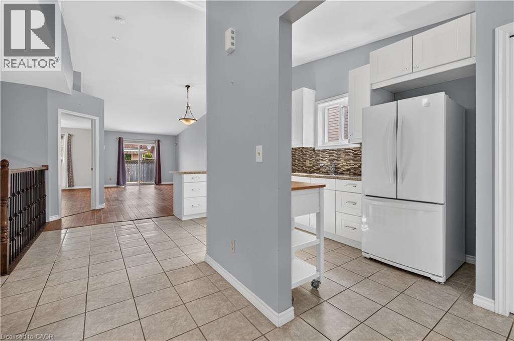 4459 Christopher Court, Beamsville, Ontario  L3J 0E1 - Photo 8 - 40868411