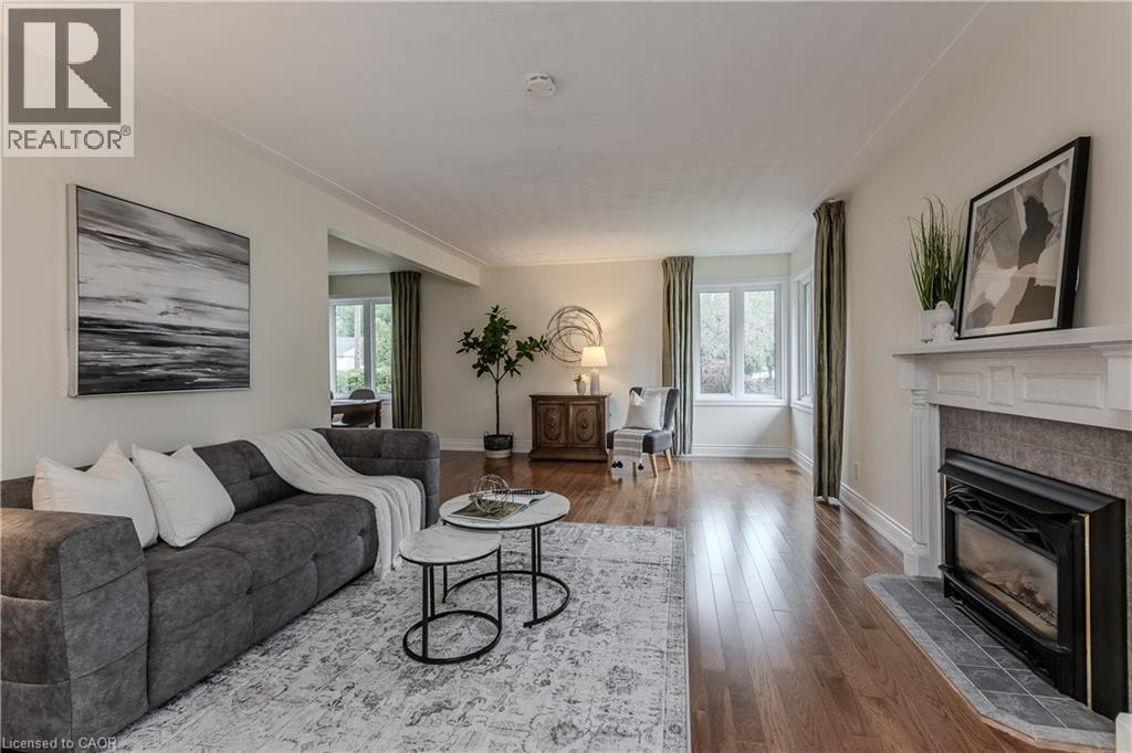 724 George Street, Burlington, Ontario  L7R 2W2 - Photo 3 - 40867600