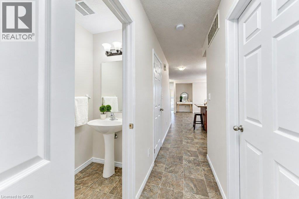 925 Glasgow Street Unit# C, Kitchener, Ontario  N2H 0B5 - Photo 16 - 40867427