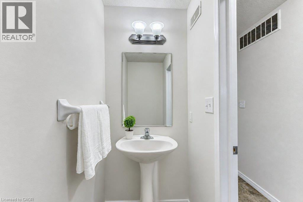 925 Glasgow Street Unit# C, Kitchener, Ontario  N2H 0B5 - Photo 17 - 40867427