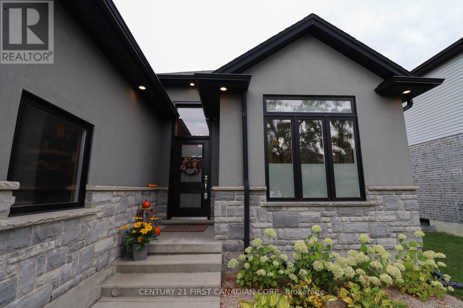64 - 41 Earlscourt Terrace, Middlesex Centre, Ontario  N0L 1R0 - Photo 3 - X13854256