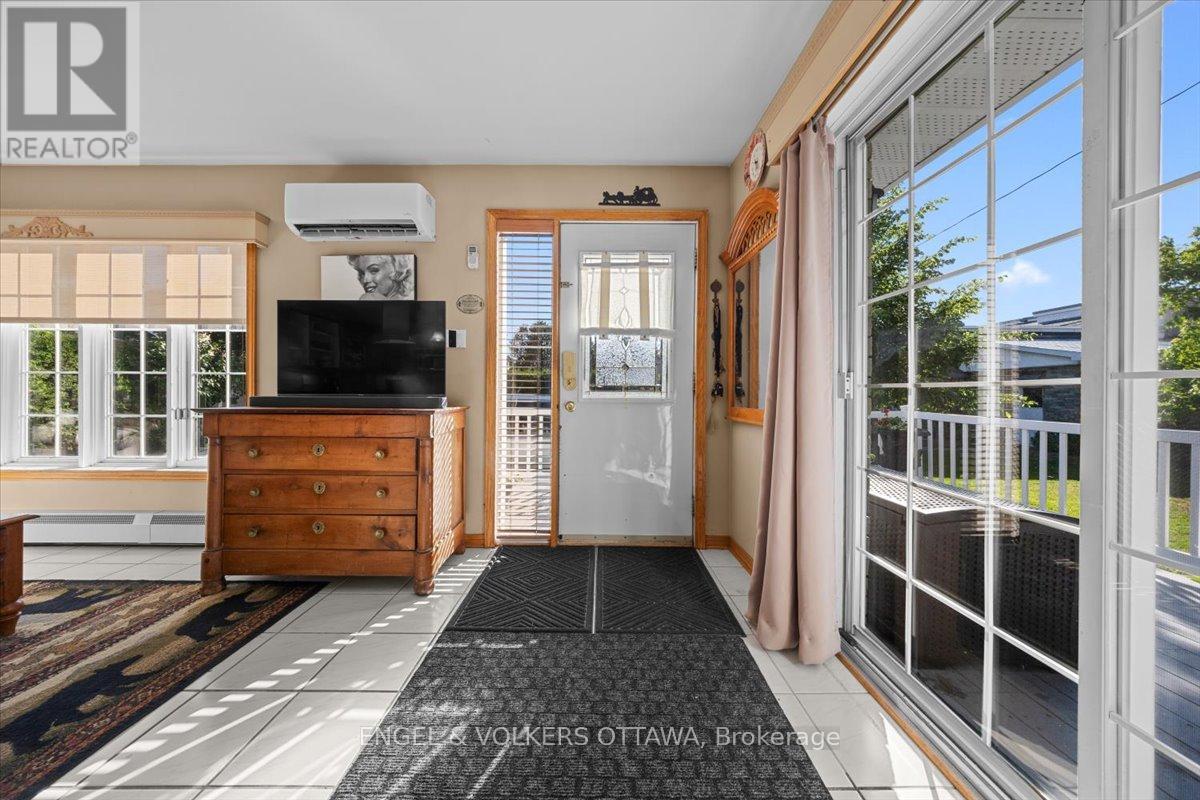 528 St Lawrence Street, North Dundas, Ontario  K0C 2K0 - Photo 2 - X13854112