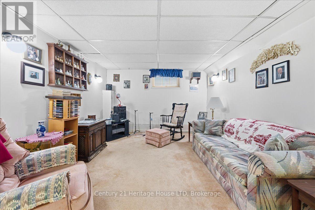 26 Coventry Street, St. Catharines, Ontario  L2R 2X7 - Photo 16 - X13854160