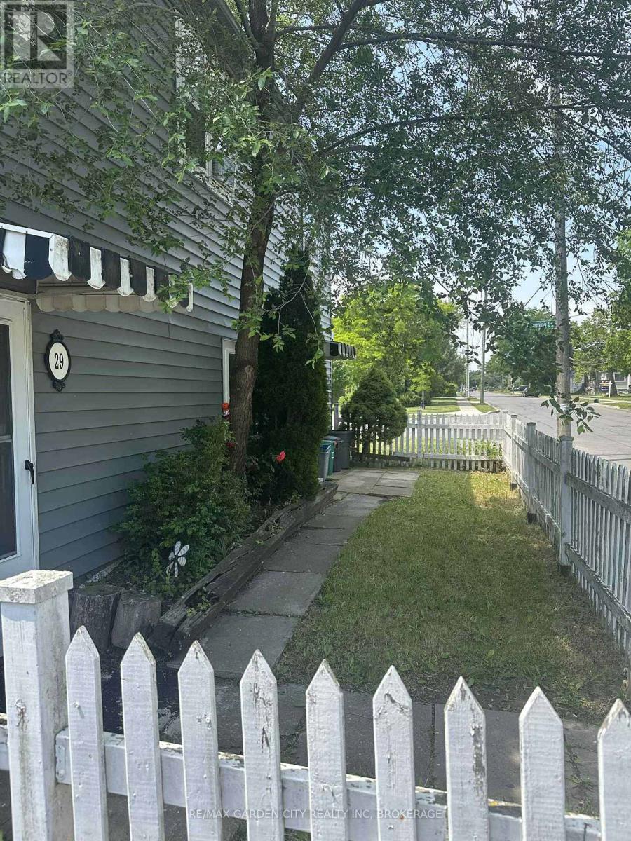 1 - 29 Rykert Street, St. Catharines, Ontario  L2S 1Y8 - Photo 2 - X13854244