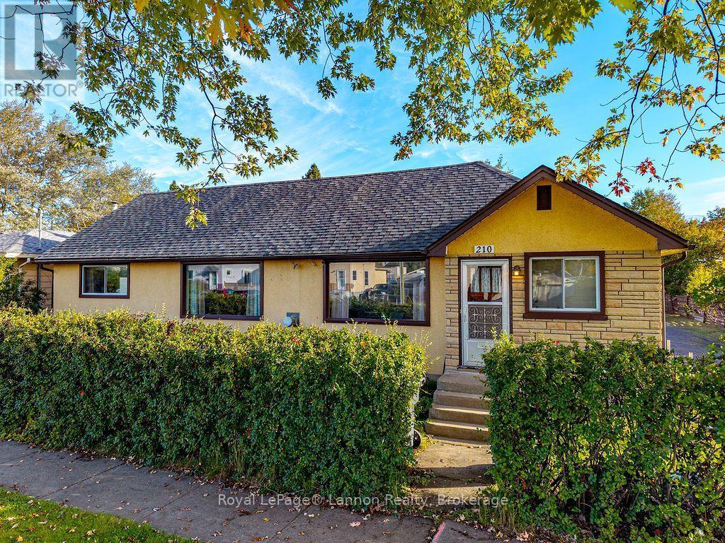 210 Powley Street, Thunder Bay, Ontario  P7A 2K9 - Photo 1 - X13854294