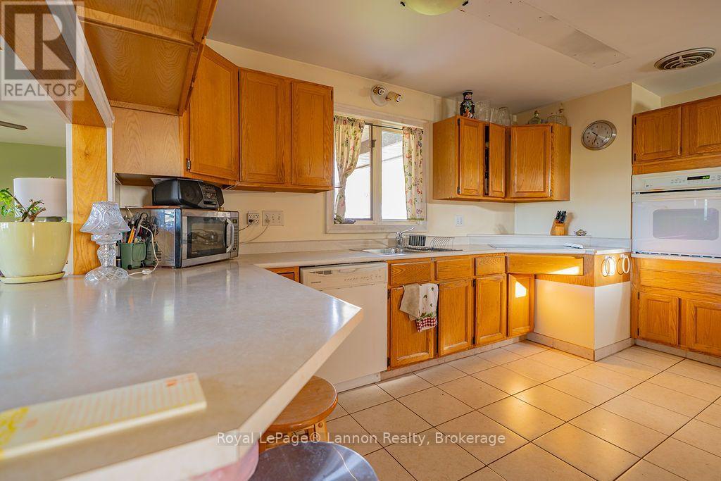 210 Powley Street, Thunder Bay, Ontario  P7A 2K9 - Photo 10 - X13854294