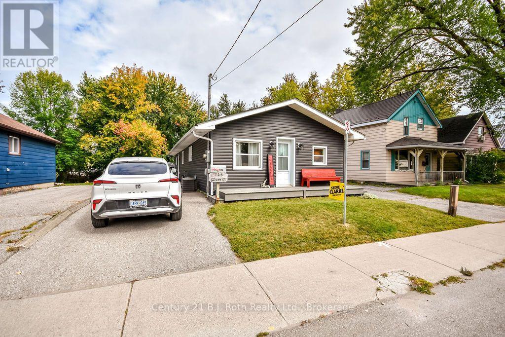 246 Gill Street, Orillia, Ontario  L3V 4K4 - Photo 1 - S13854364