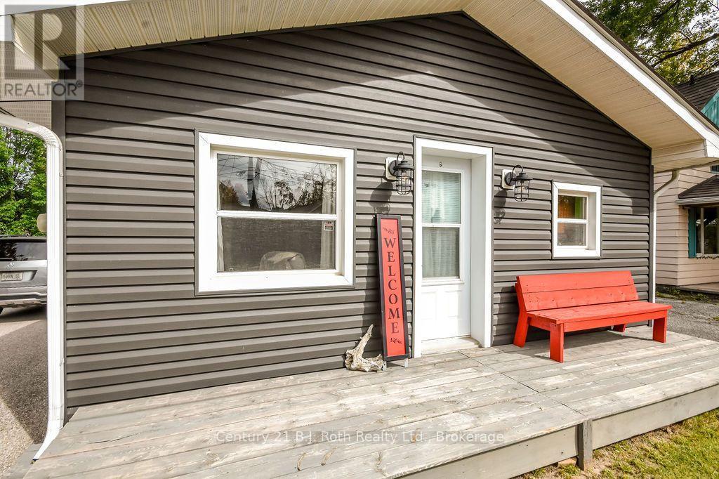 246 Gill Street, Orillia, Ontario  L3V 4K4 - Photo 3 - S13854364