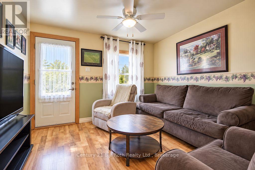 246 Gill Street, Orillia, Ontario  L3V 4K4 - Photo 5 - S13854364