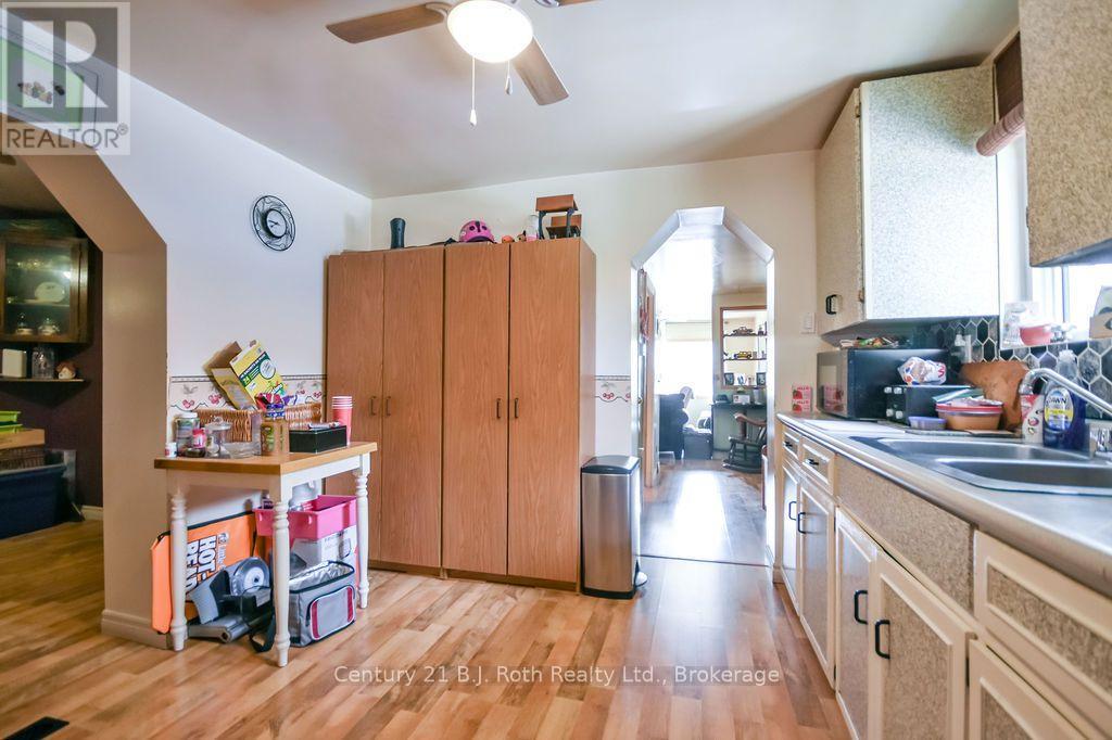 246 Gill Street, Orillia, Ontario  L3V 4K4 - Photo 7 - S13854364