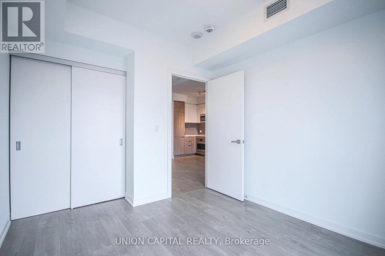 510 - 223 St Clair Avenue W, Toronto, Ontario  M4V 1R3 - Photo 14 - C13854122