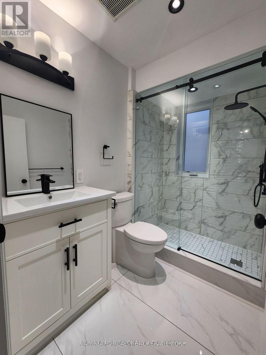 2nd Floor - 232 Montrose Avenue, Toronto, Ontario  M6G 3G7 - Photo 8 - C13854146