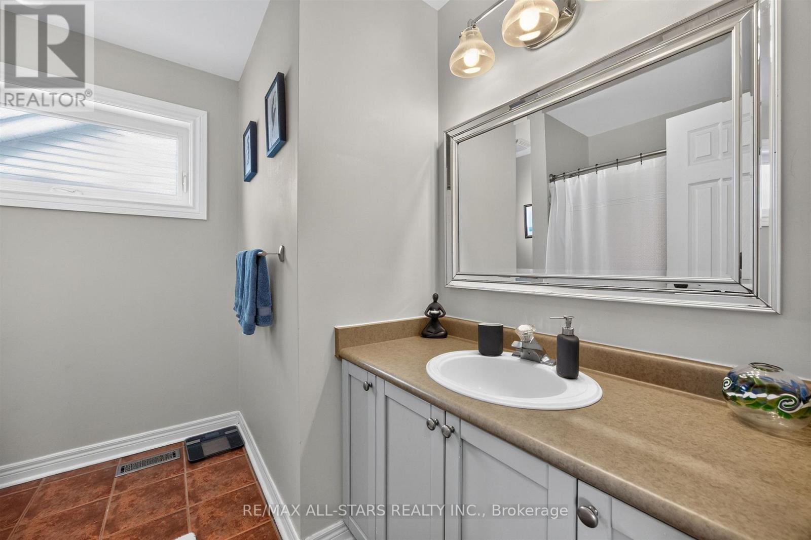 31 Country Lane, Barrie (Painswick South), Ontario  L4N 0E8 - Photo 30 - S13854158