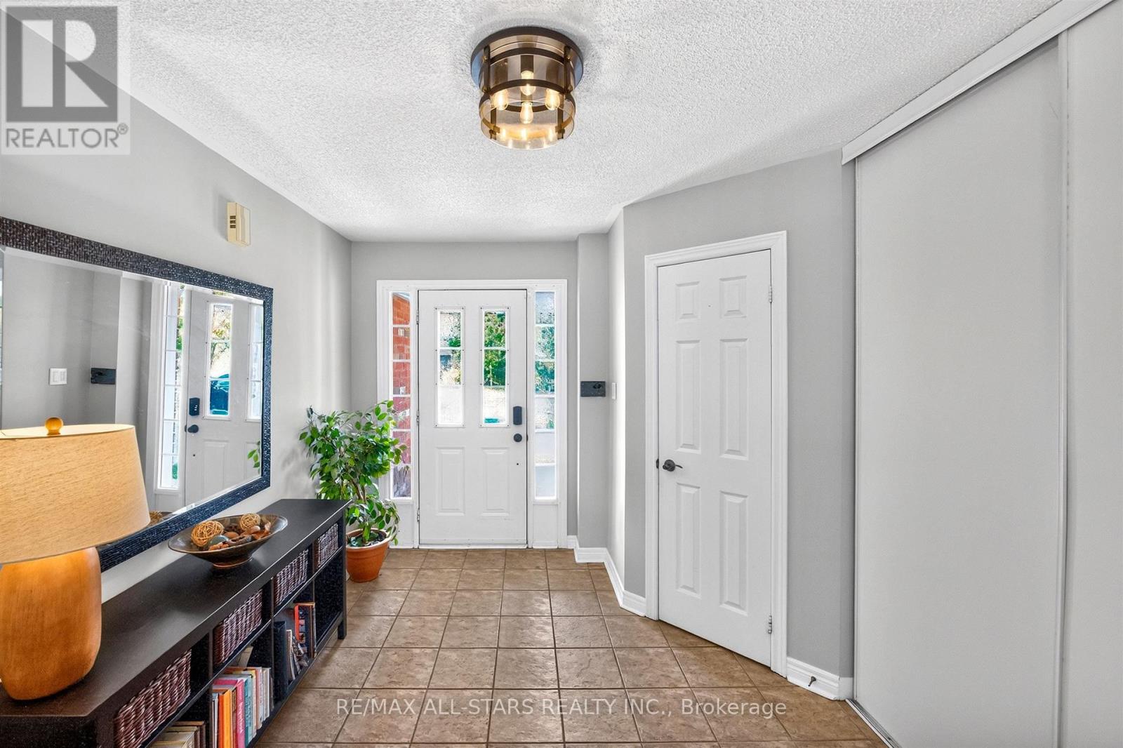 31 Country Lane, Barrie (Painswick South), Ontario  L4N 0E8 - Photo 5 - S13854158