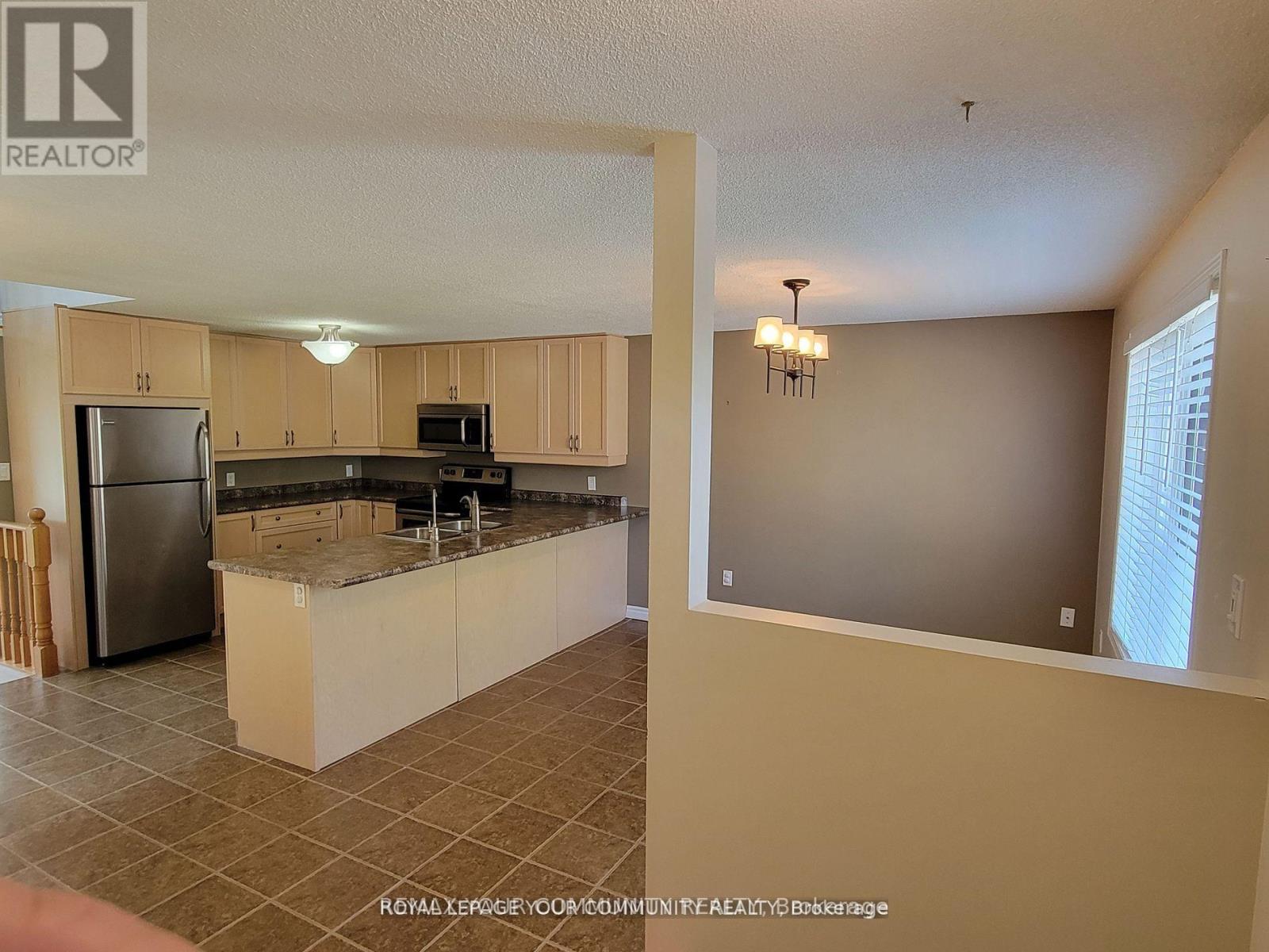 172 Churchland Drive, Barrie (Holly), Ontario  L4N 8N5 - Photo 5 - S13854278