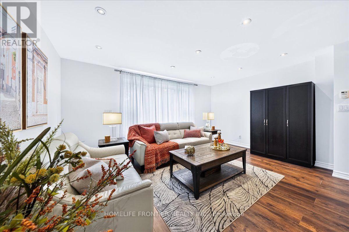 345 Windermere Avenue, Toronto, Ontario  M6S 3L1 - Photo 13 - W13854176