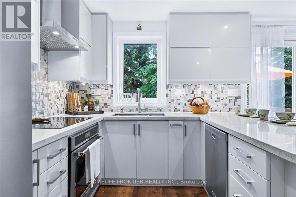 345 Windermere Avenue, Toronto, Ontario  M6S 3L1 - Photo 15 - W13854176