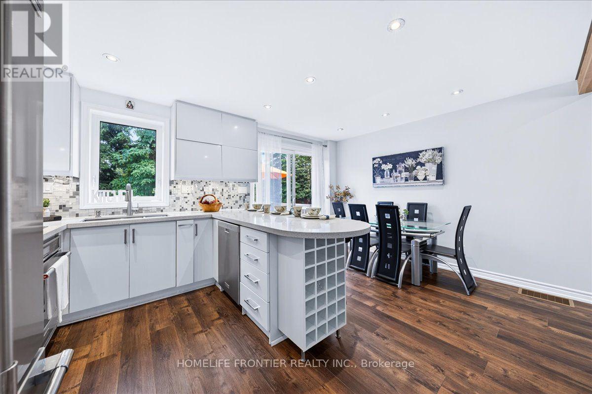 345 Windermere Avenue, Toronto, Ontario  M6S 3L1 - Photo 16 - W13854176