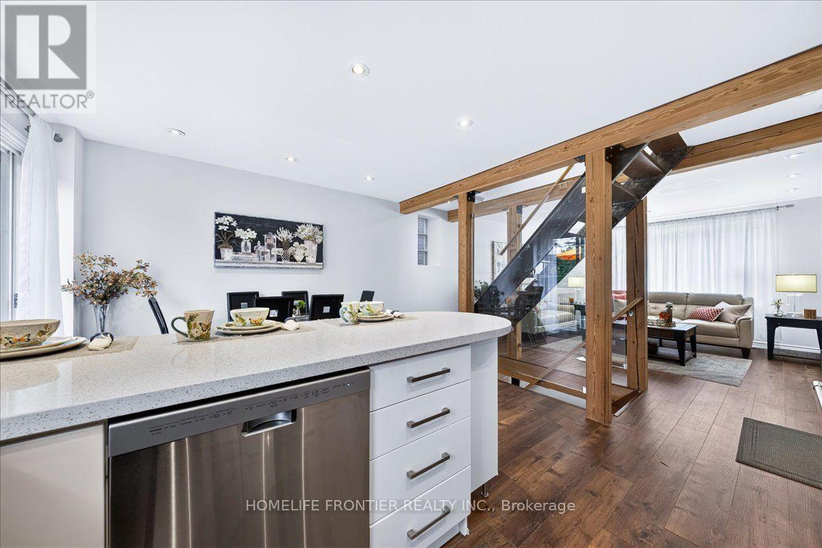 345 Windermere Avenue, Toronto, Ontario  M6S 3L1 - Photo 17 - W13854176