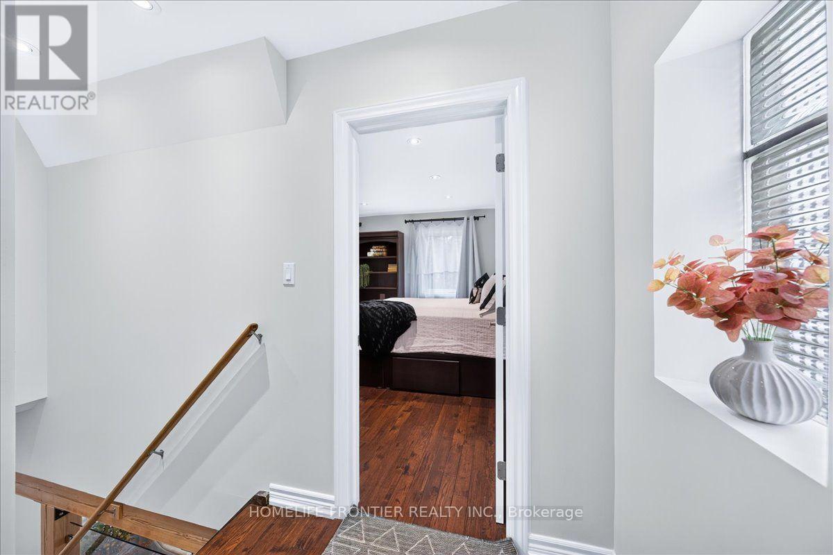 345 Windermere Avenue, Toronto, Ontario  M6S 3L1 - Photo 22 - W13854176