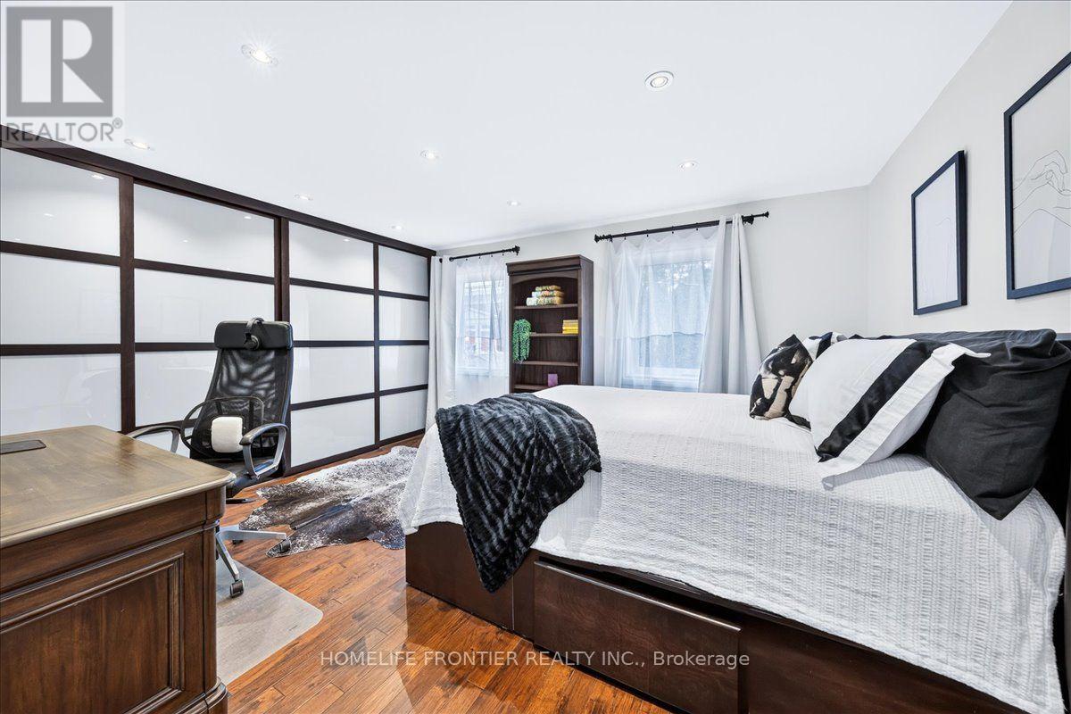 345 Windermere Avenue, Toronto, Ontario  M6S 3L1 - Photo 23 - W13854176