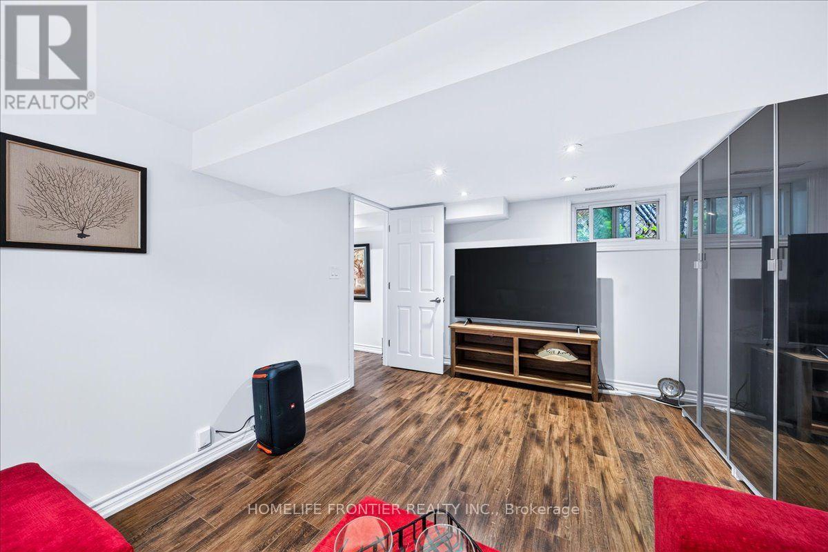 345 Windermere Avenue, Toronto, Ontario  M6S 3L1 - Photo 32 - W13854176